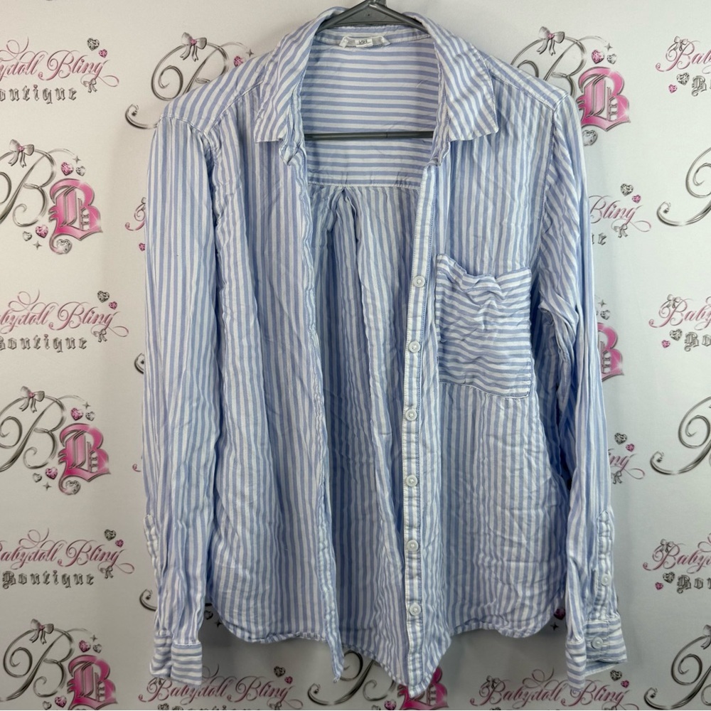 beachlunchlounge long sleeve button up Light Blue and White Striped Shirt